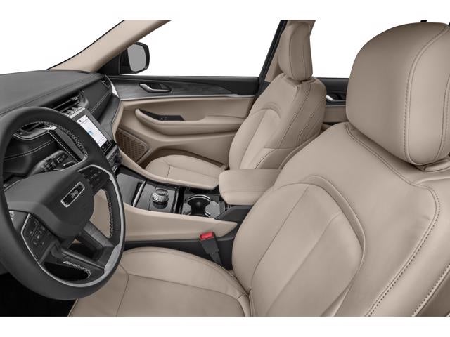 2025 Jeep Grand Cherokee front interior