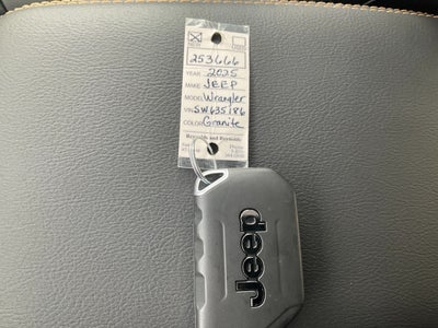 2025 Jeep Wrangler WRANGLER 4-DOOR SAHARA