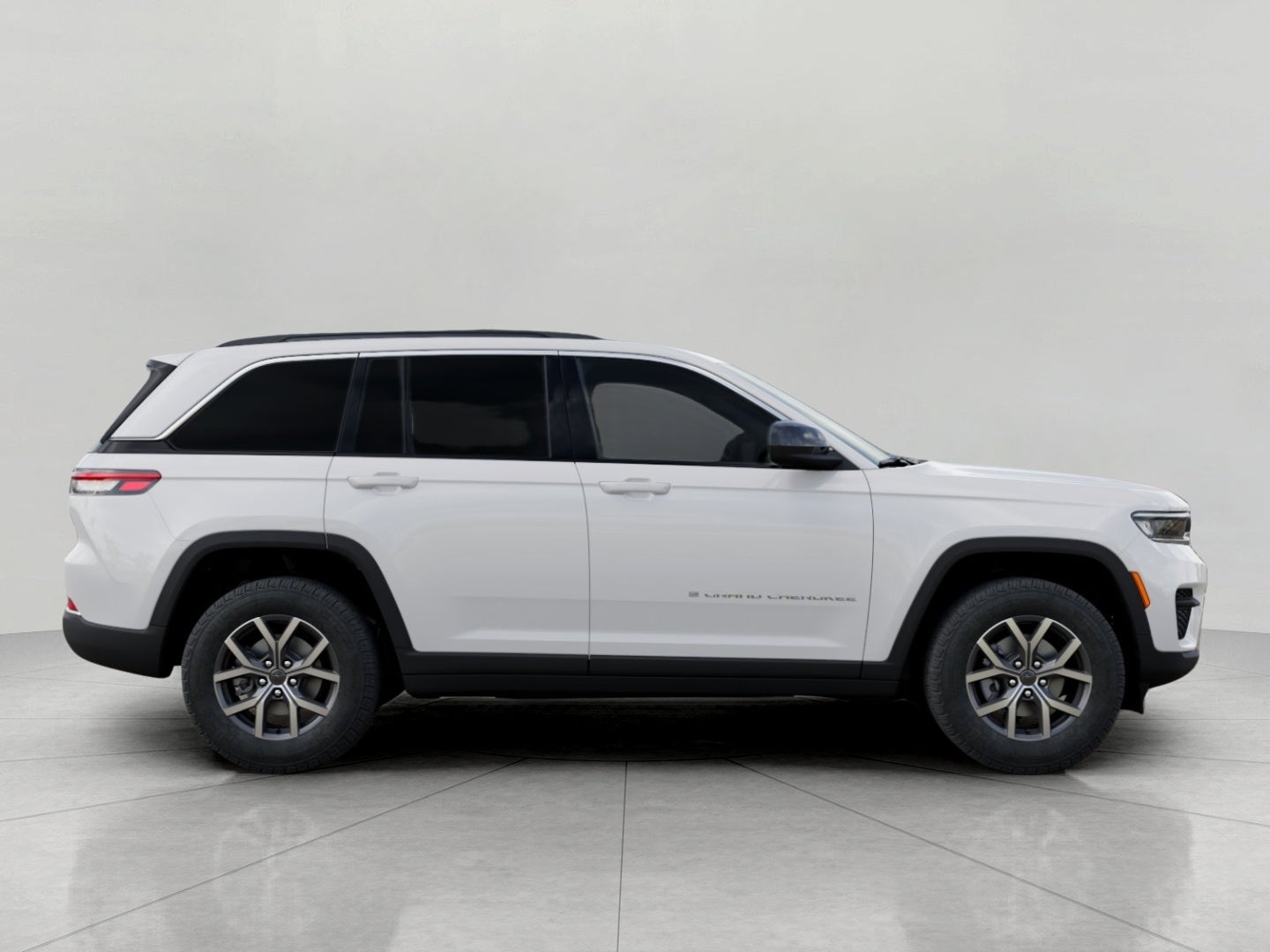 2027 Jeep Grand Cherokee GRAND CHEROKEE LAREDO X 4X4