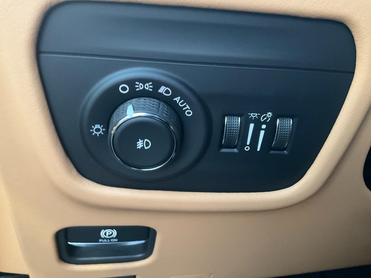 2025 Jeep Grand Cherokee GRAND CHEROKEE SUMMIT RESERVE 4X4