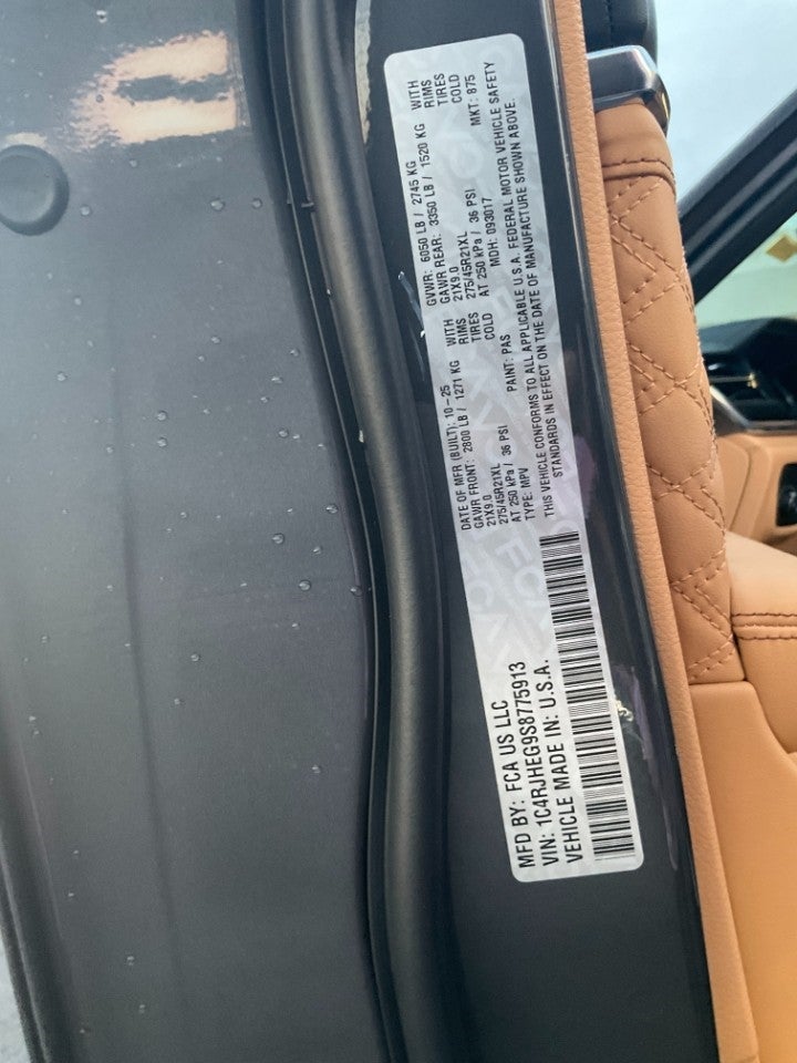 2025 Jeep Grand Cherokee GRAND CHEROKEE SUMMIT RESERVE 4X4