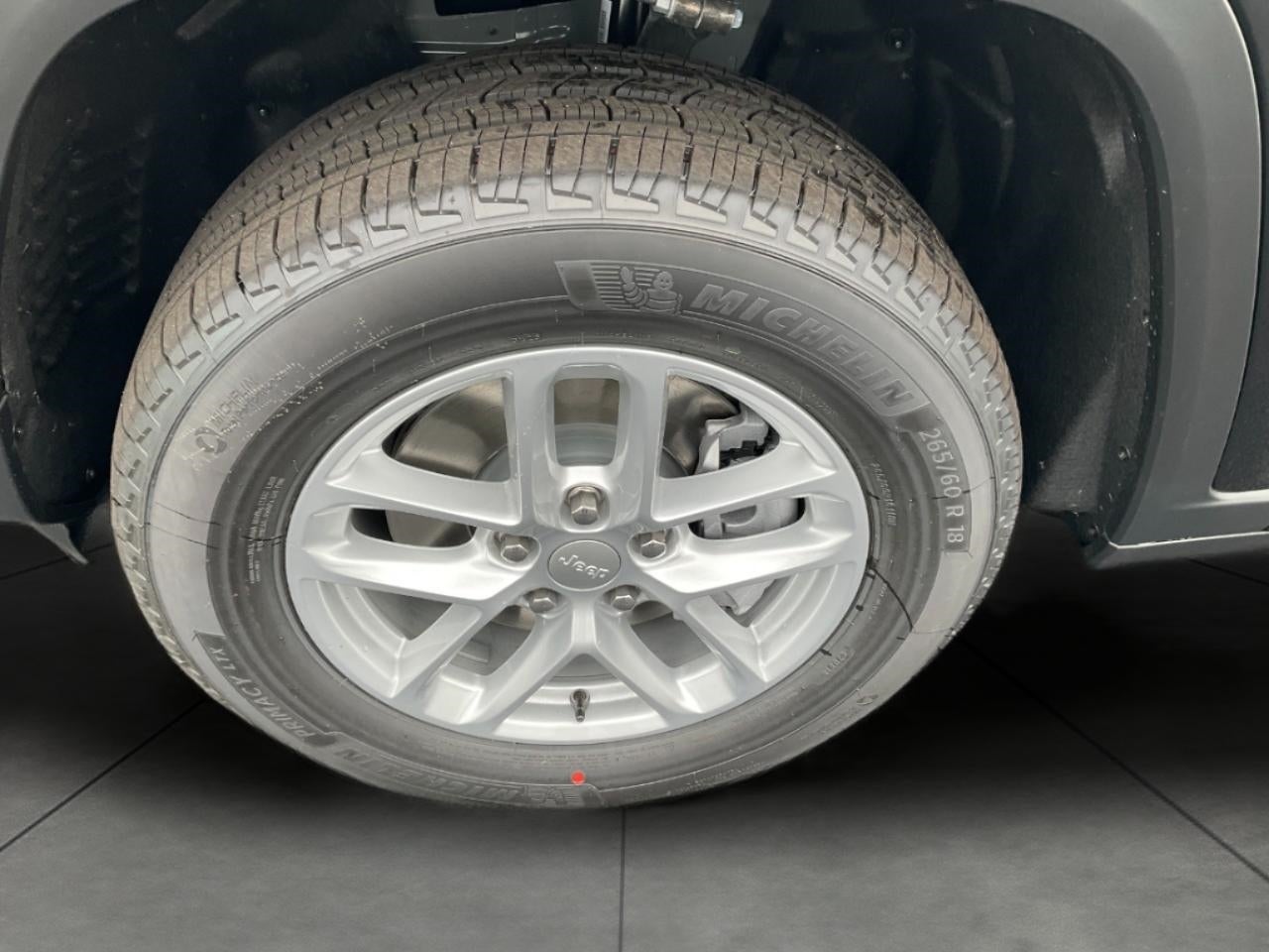 2025 Jeep Grand Cherokee GRAND CHEROKEE L LAREDO X 4X4