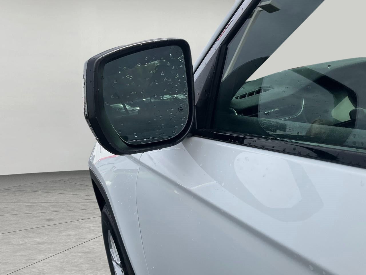 2025 Jeep Grand Cherokee GRAND CHEROKEE L LAREDO X 4X4