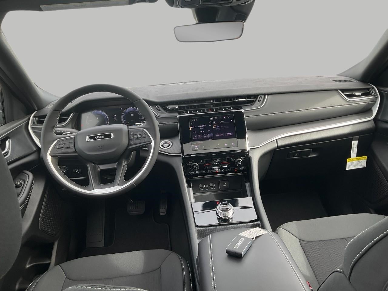 2025 Jeep Grand Cherokee GRAND CHEROKEE L LAREDO X 4X4