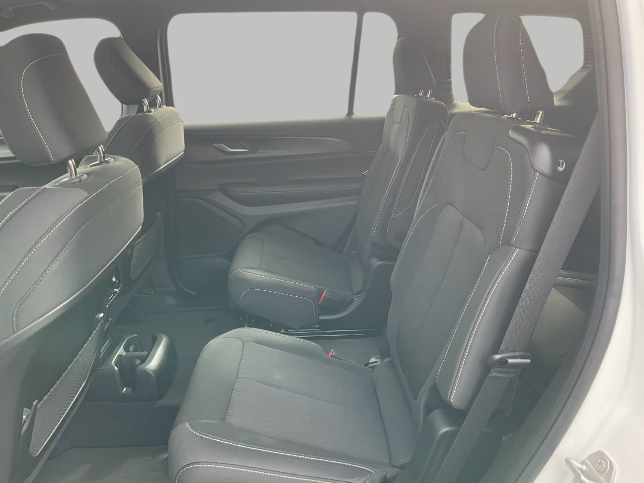 2025 Jeep Grand Cherokee GRAND CHEROKEE L LAREDO X 4X4