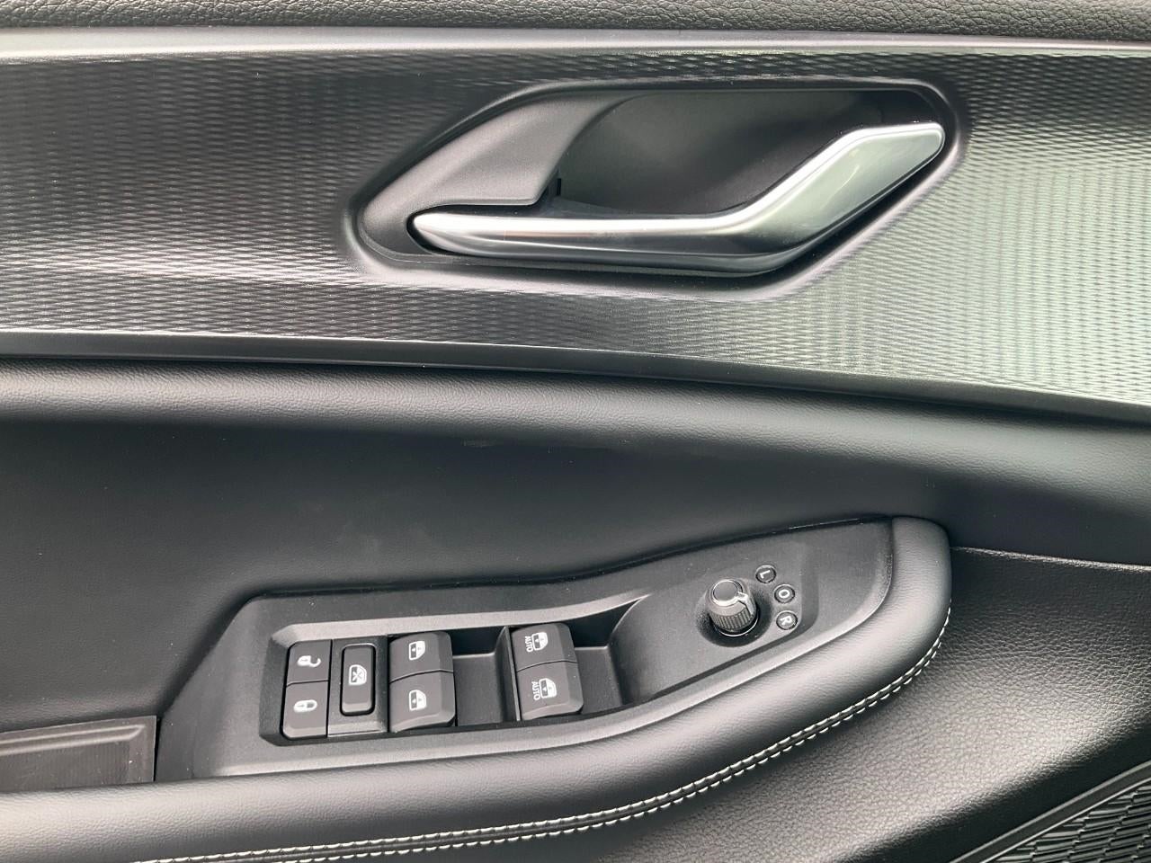 2025 Jeep Grand Cherokee GRAND CHEROKEE L LAREDO X 4X4