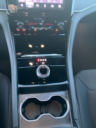 2025 Jeep Grand Cherokee GRAND CHEROKEE L LAREDO X 4X4