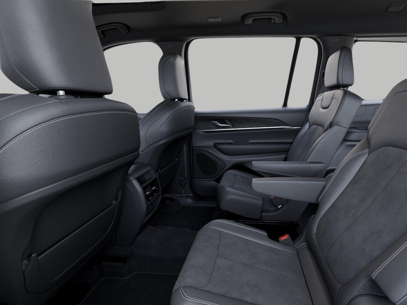 2027 Jeep Grand Cherokee L GRAND CHEROKEE L LAREDO ALTITUDE 4X4