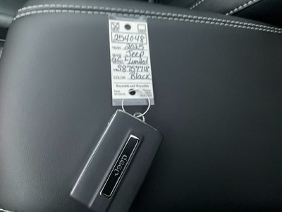 2025 Jeep Grand Cherokee GRAND CHEROKEE L LIMITED 4X4