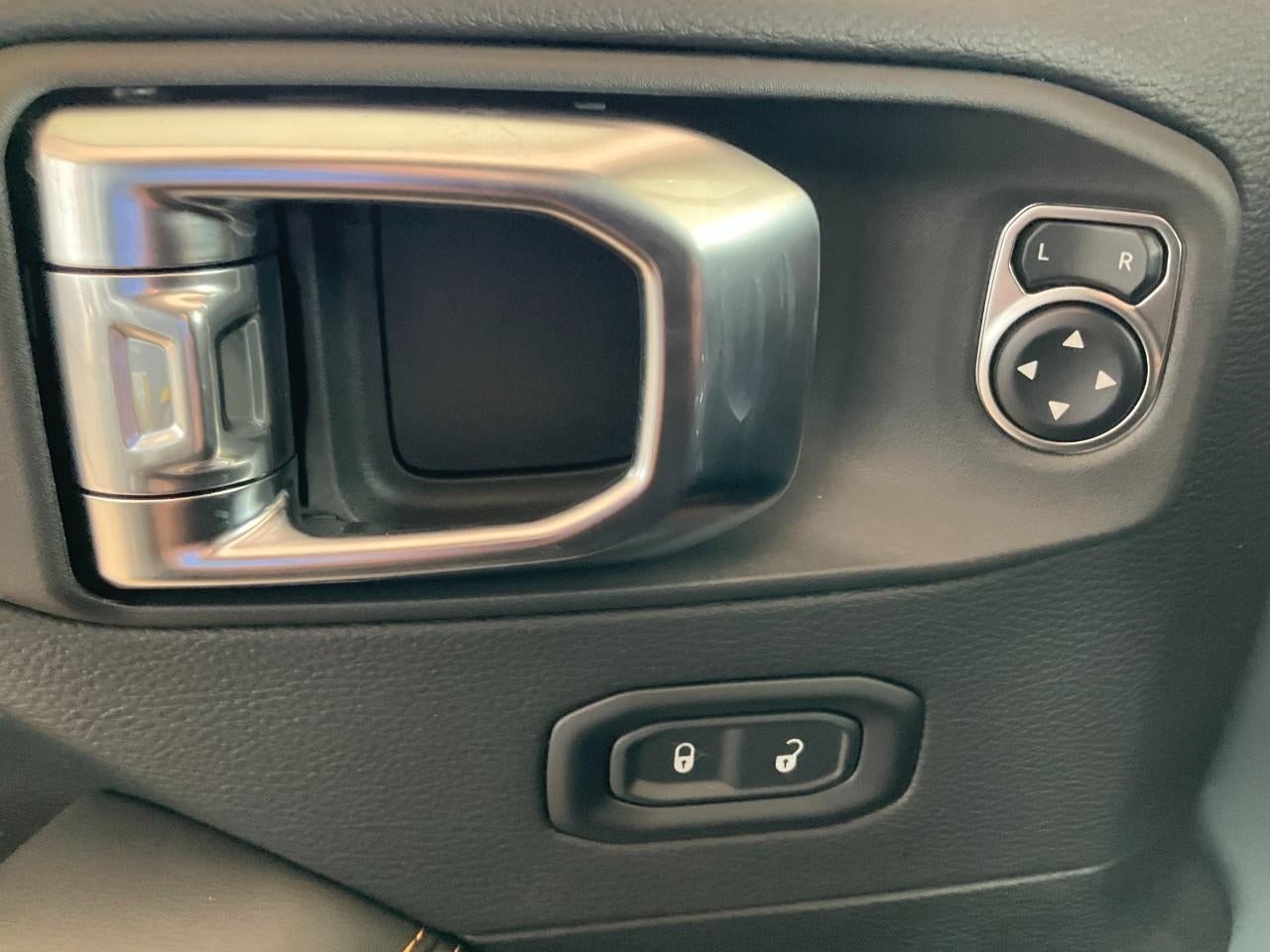 2025 Jeep Wrangler WRANGLER 4-DOOR RUBICON 392