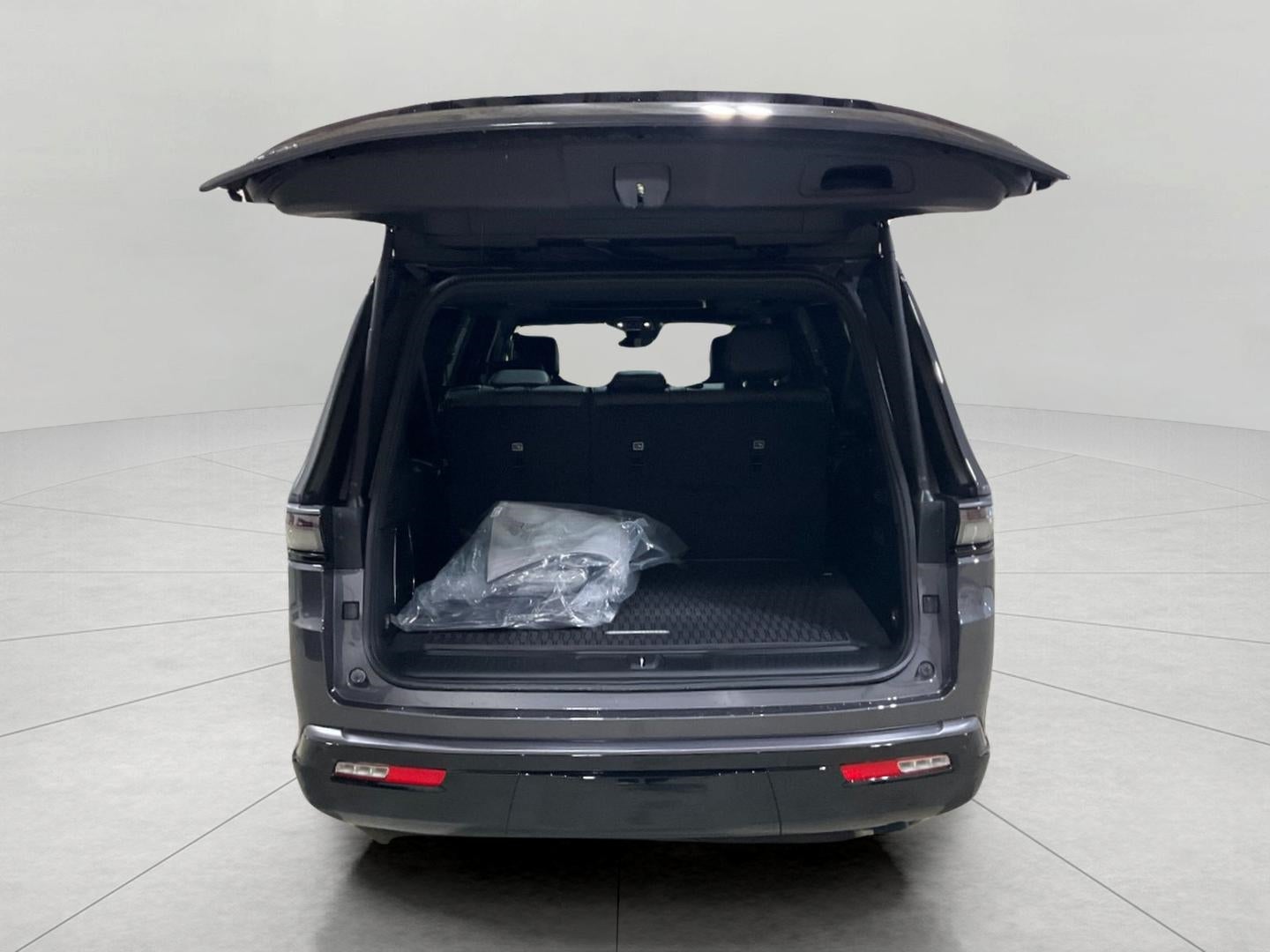 2026 Jeep Grand Wagoneer GRAND WAGONEER L LIMITED RESERVE 4X4