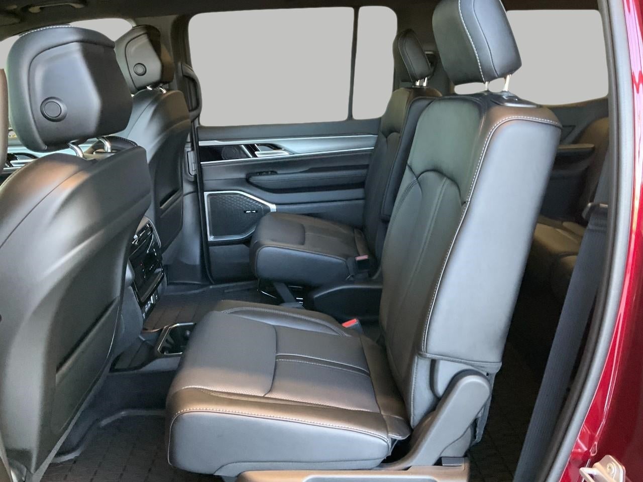 2025 Jeep Wagoneer WAGONEER OVERLAND 4X4