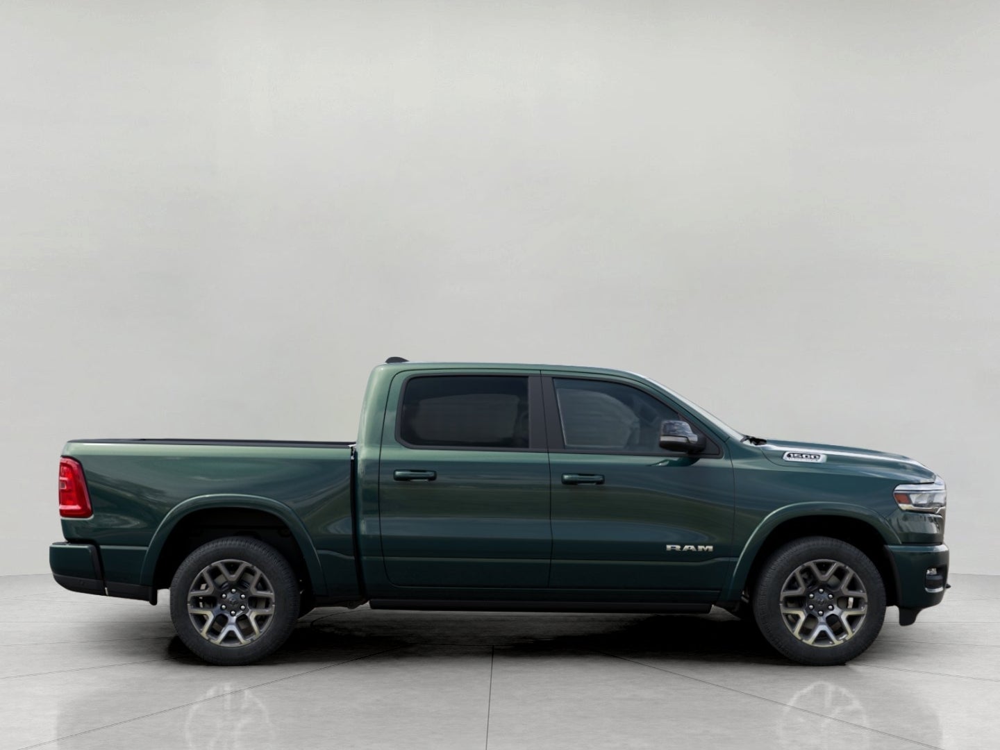 2027 RAM 1500 RAM 1500 LARAMIE CREW CAB 4X4 5'7' BOX