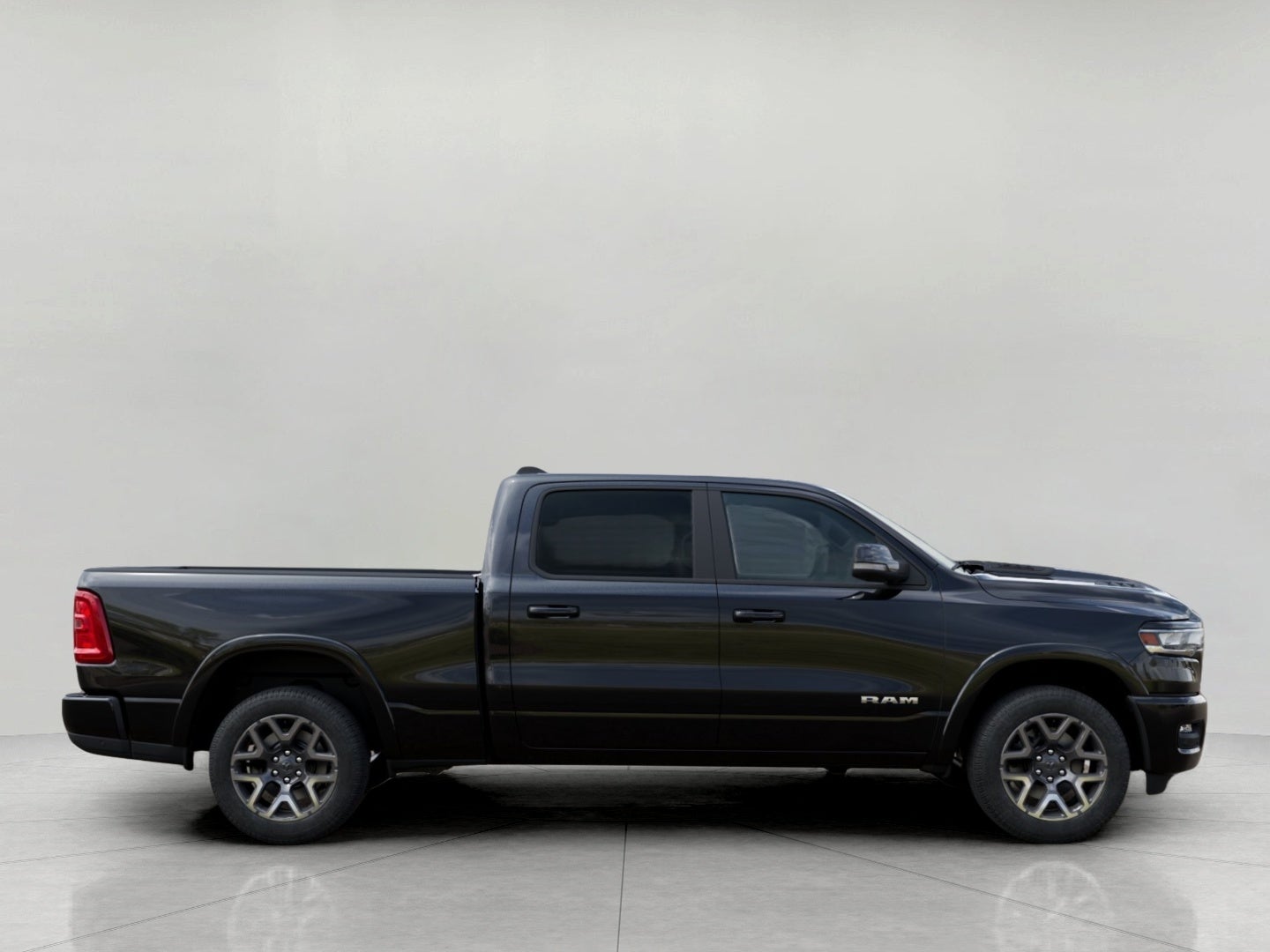 2027 RAM 1500 RAM 1500 LARAMIE CREW CAB 4X4 6'4' BOX