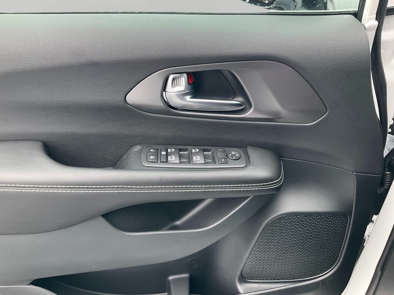 2026 Chrysler Voyager VOYAGER LX