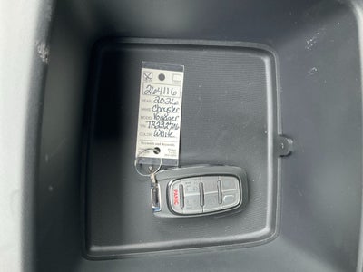 2026 Chrysler Voyager VOYAGER LX