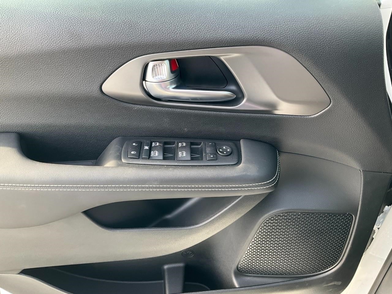 2026 Chrysler Voyager VOYAGER LX