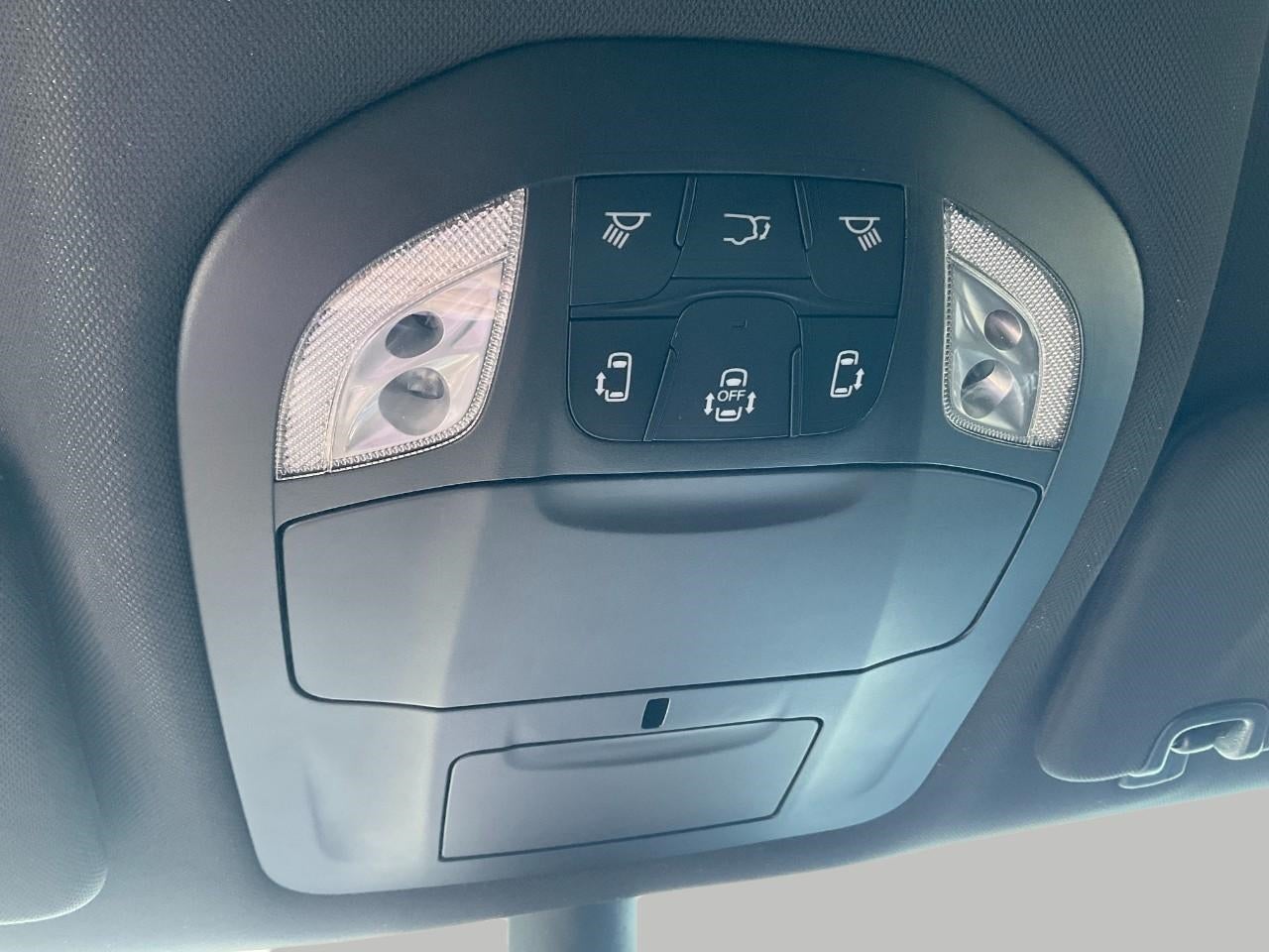 2026 Chrysler Voyager VOYAGER LX