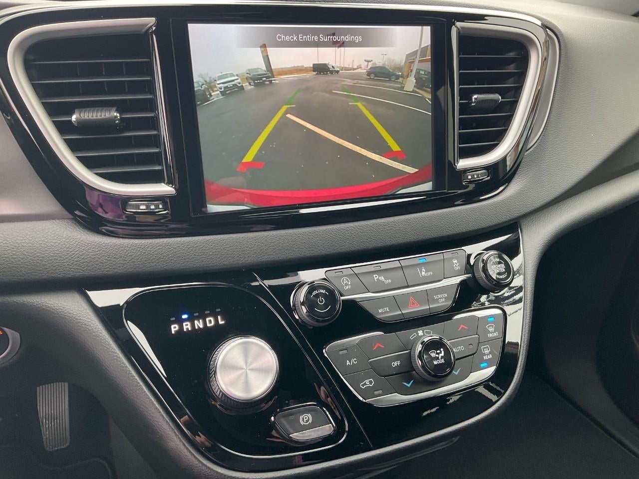 2026 Chrysler Voyager VOYAGER LX