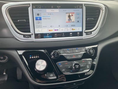 2026 Chrysler Voyager VOYAGER LX