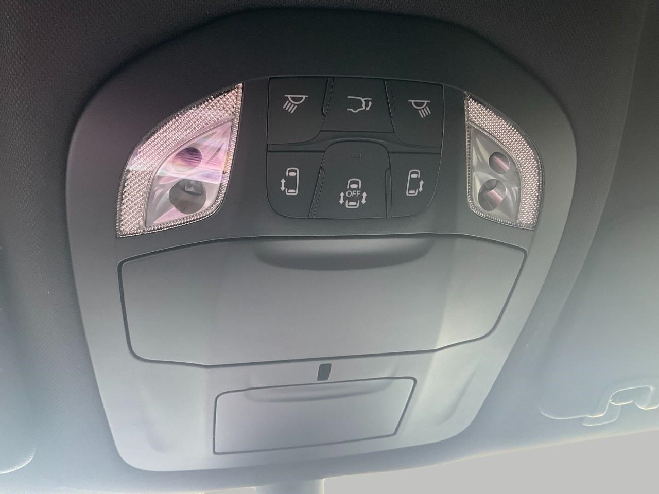 2026 Chrysler Voyager VOYAGER LX