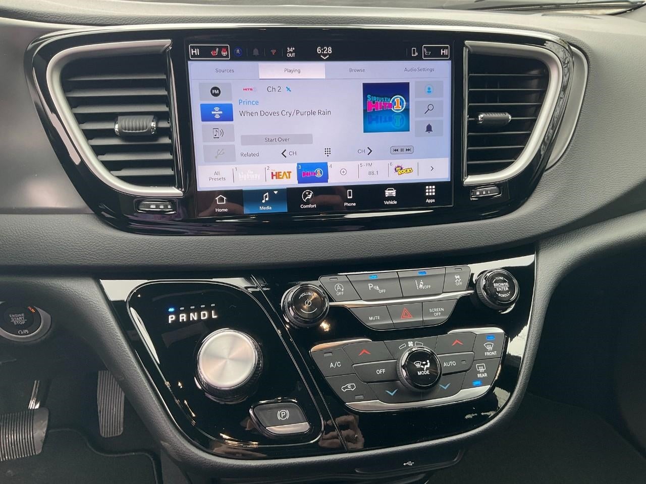 2026 Chrysler Voyager VOYAGER LX