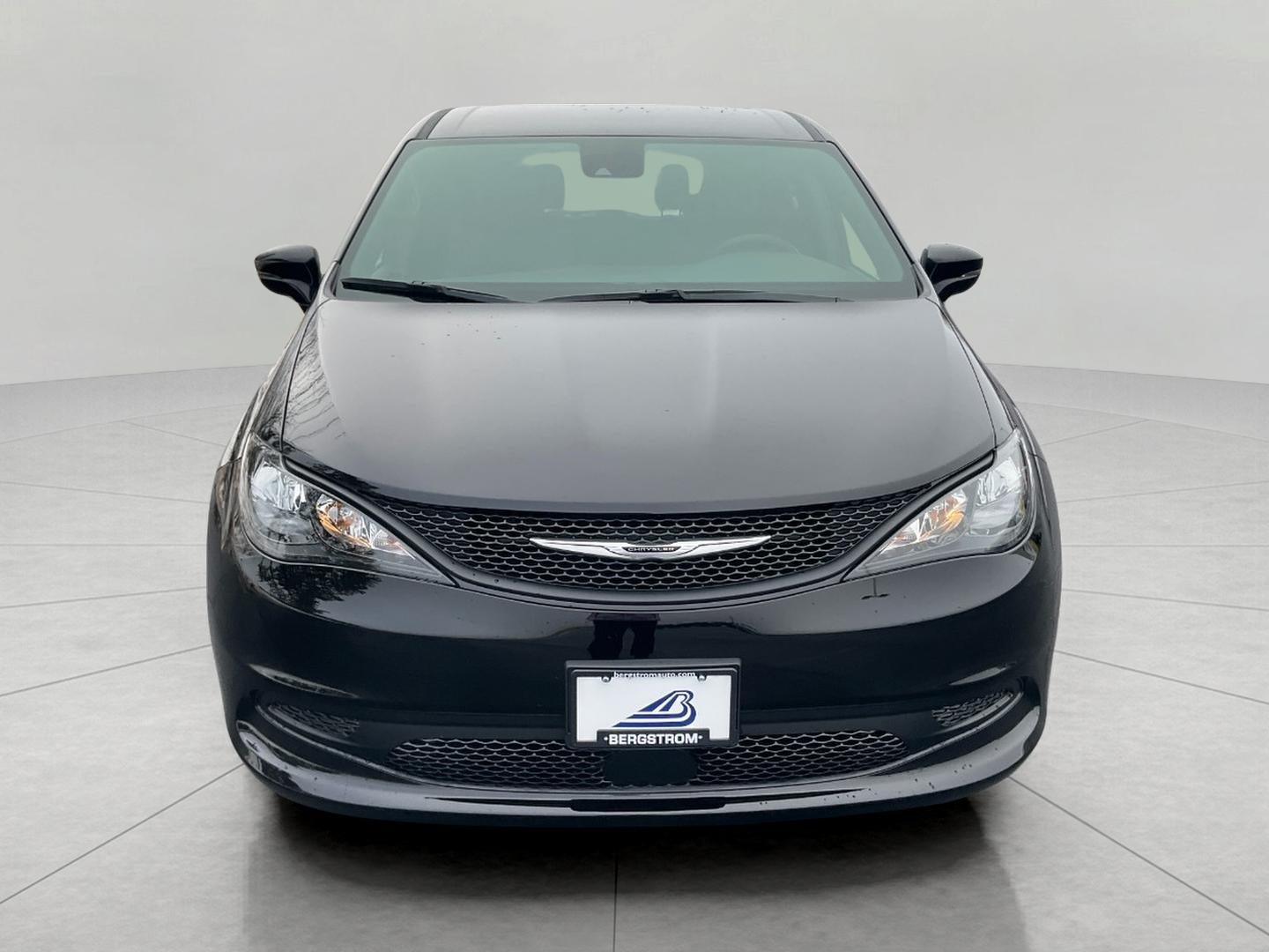 2026 Chrysler Voyager VOYAGER LX