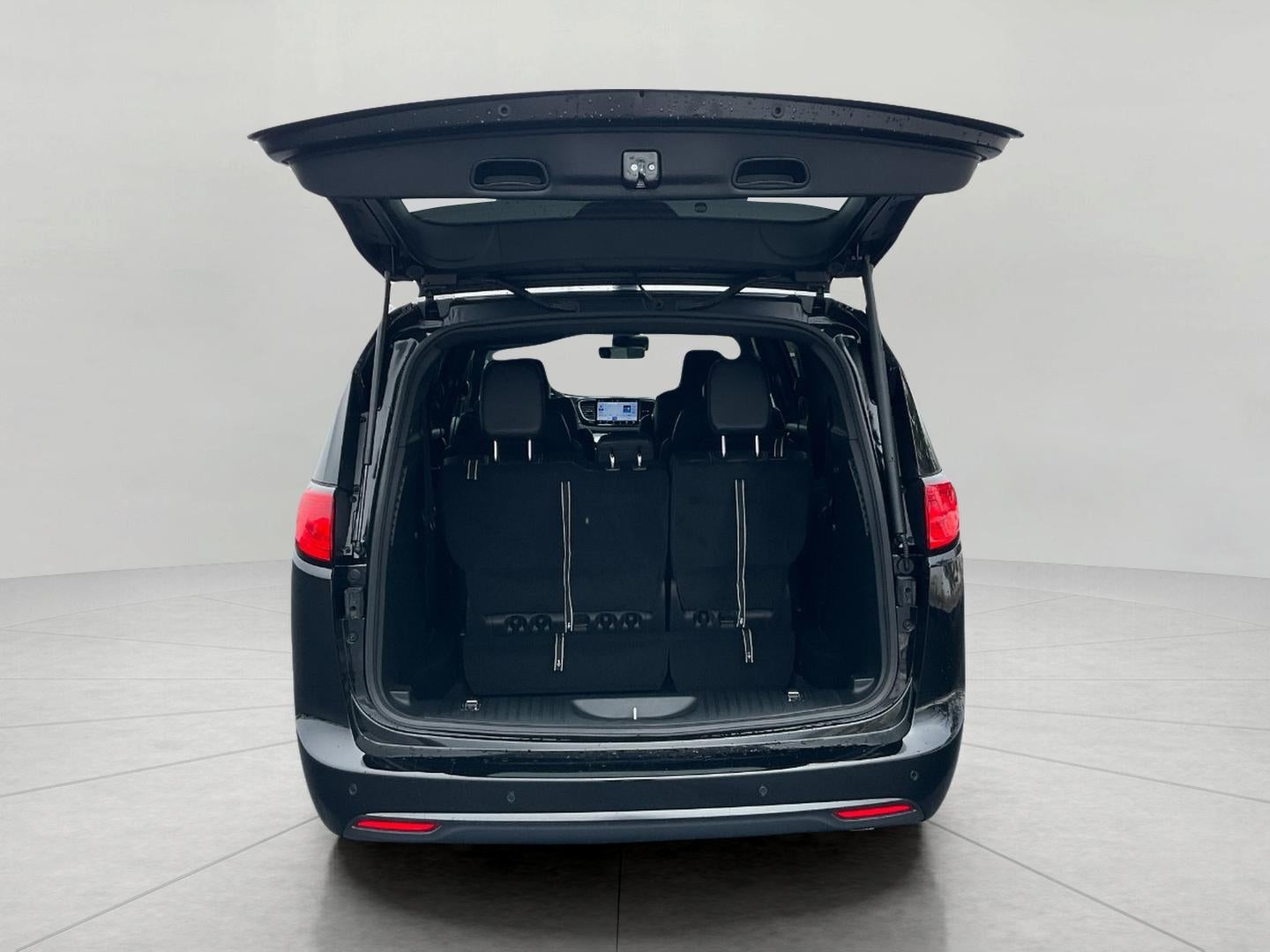 2026 Chrysler Voyager VOYAGER LX