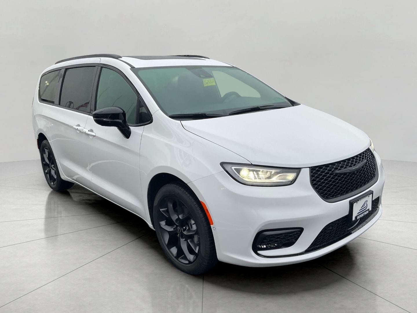 2026 Chrysler Pacifica PACIFICA SELECT AWD