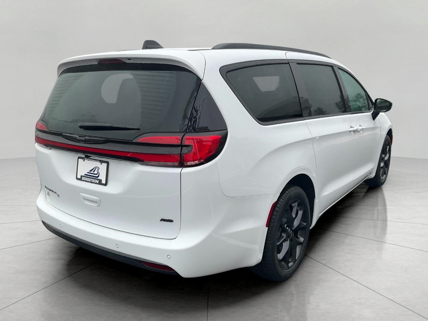 2026 Chrysler Pacifica PACIFICA SELECT AWD