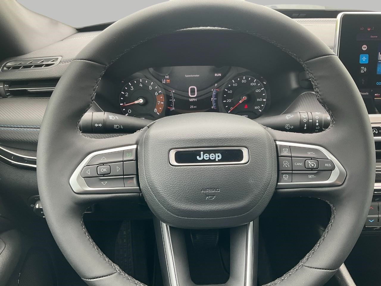 2025 Jeep Compass COMPASS LIMITED 4X4