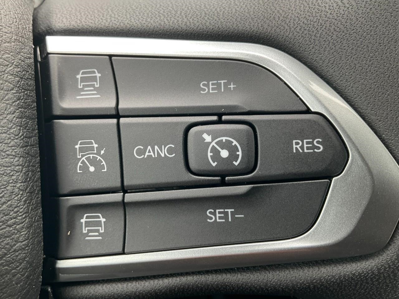 2025 Jeep Compass COMPASS LIMITED 4X4