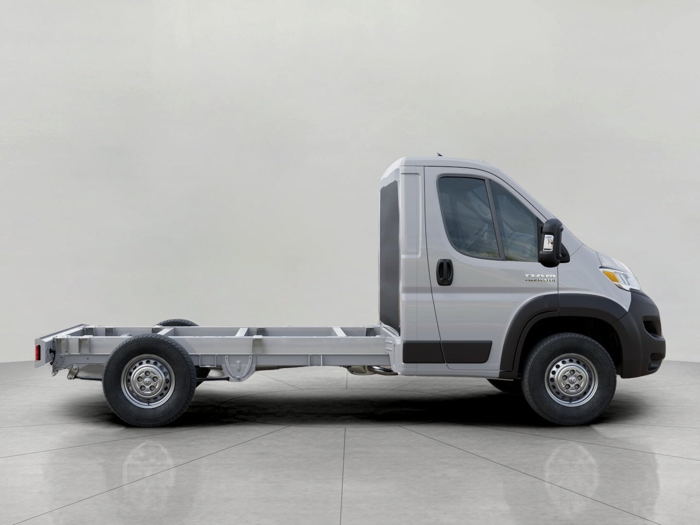 2026 RAM PROMASTER CUTAWAY RAM PROMASTER 3500 TRADESMAN CUTAWAY 136' WB / 81' CA