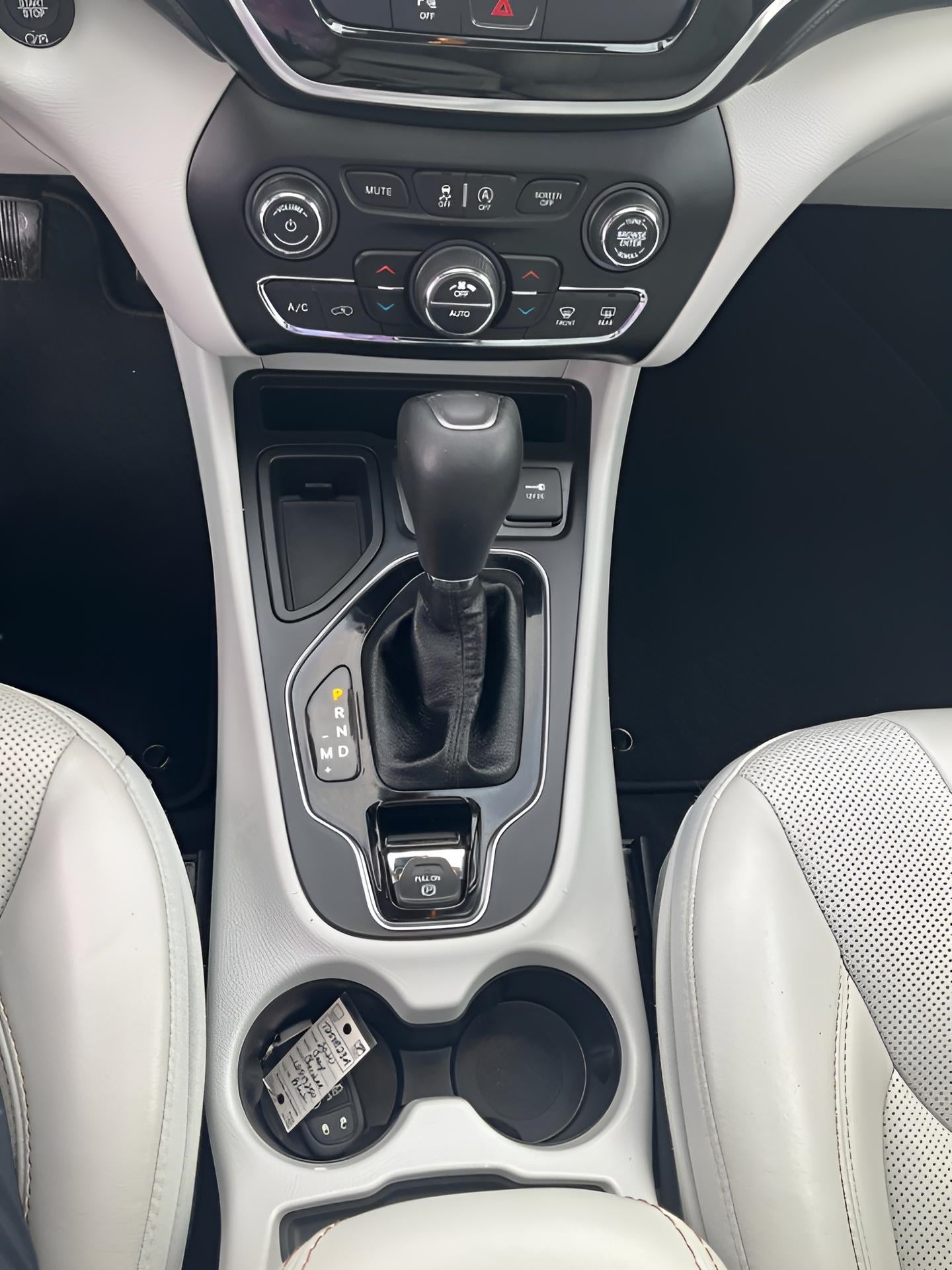 2020 Jeep Cherokee Limited FWD