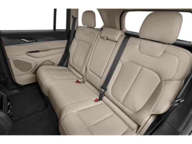 2022 Jeep Grand Cherokee Laredo 4x4
