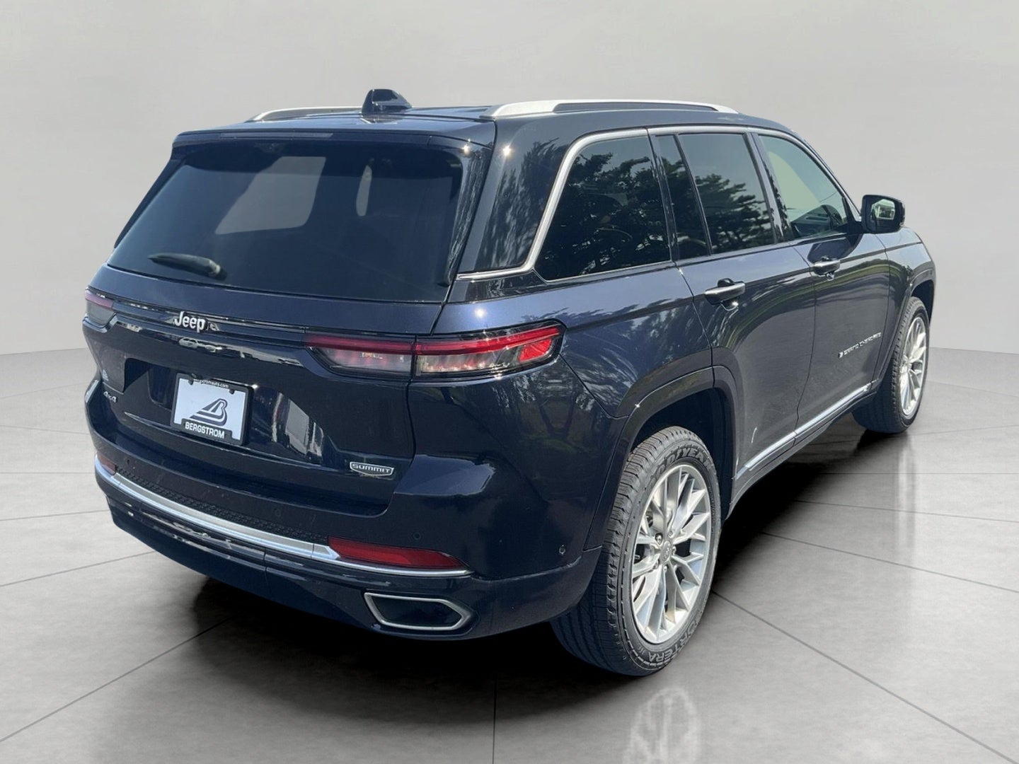 2023 Jeep Grand Cherokee Summit 4x4