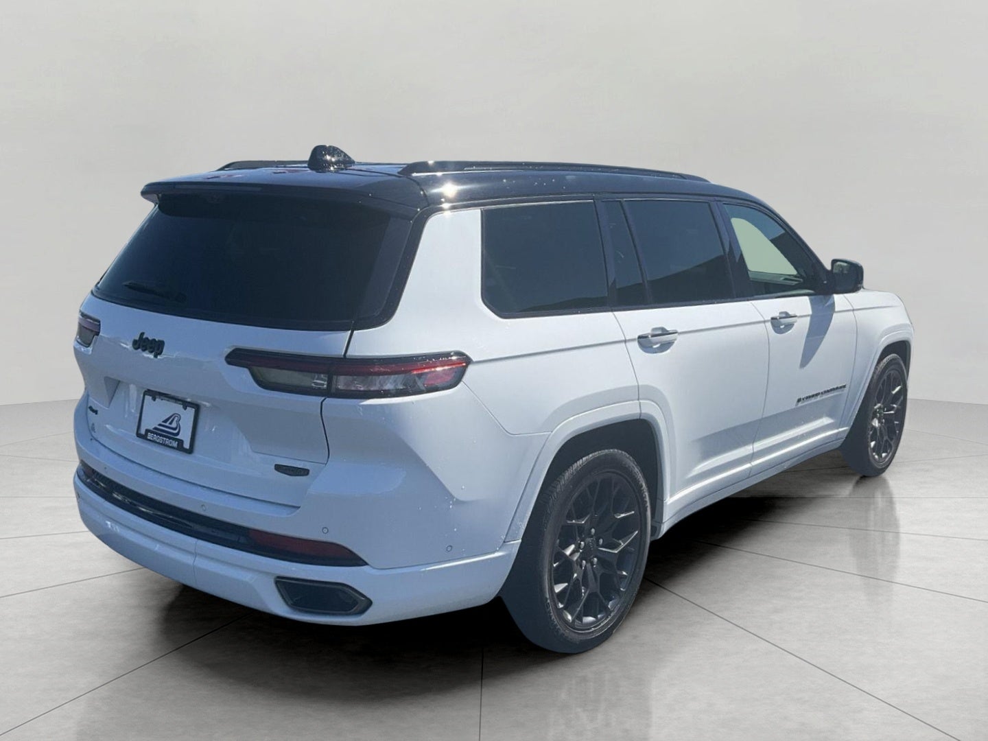 2025 Jeep Grand Cherokee L Summit 4x4
