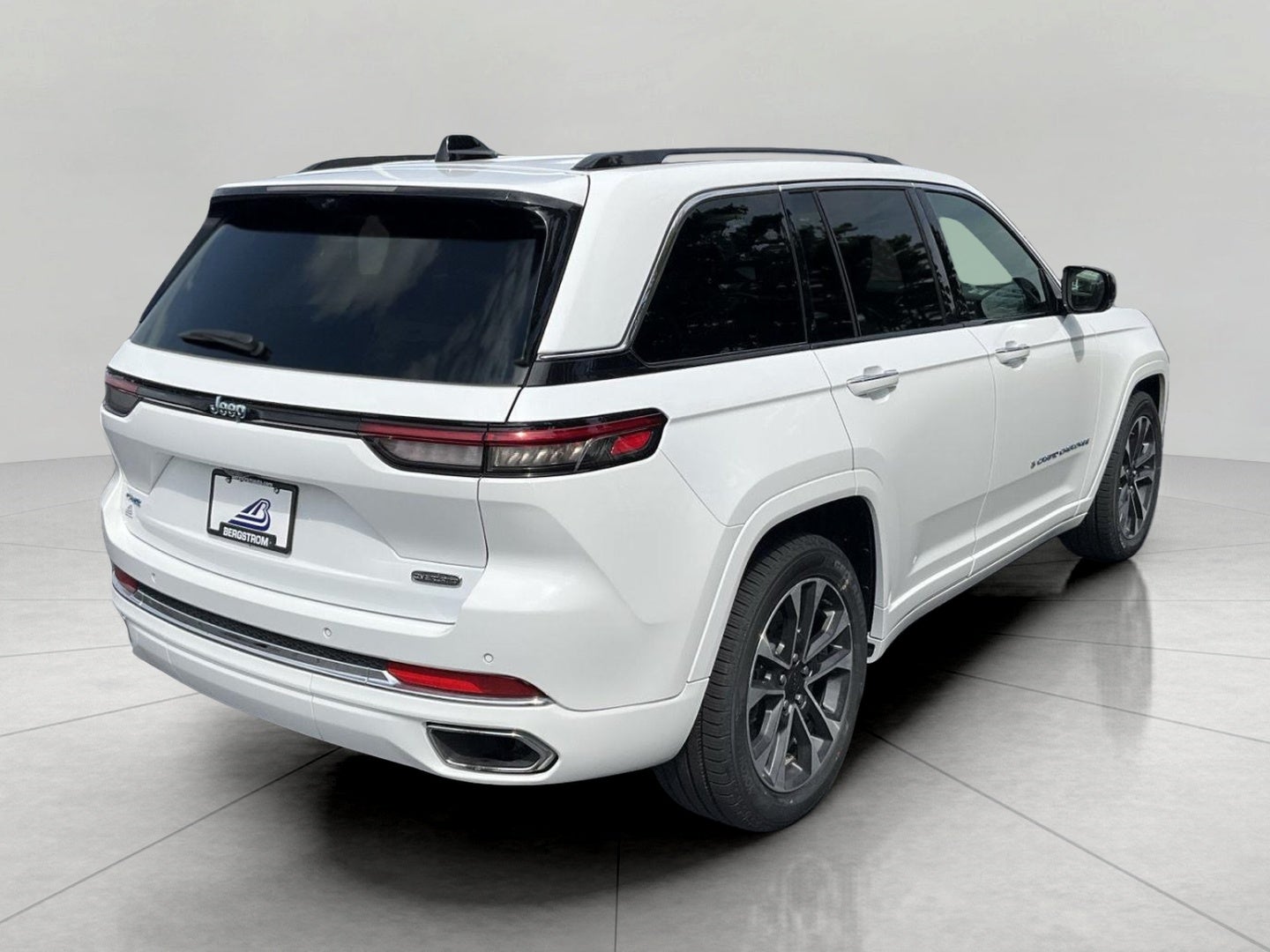 2022 Jeep Grand Cherokee 4xe Overland 4x4
