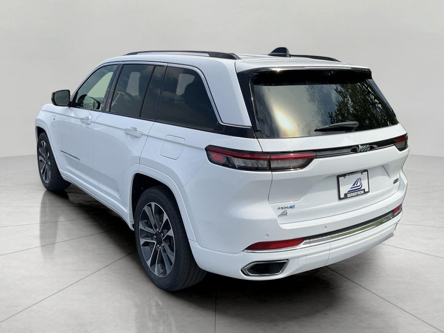 2022 Jeep Grand Cherokee 4xe Overland 4x4