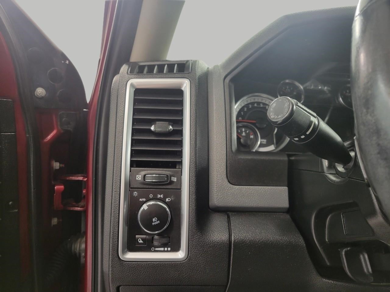 2018 RAM 1500 Big Horn Crew Cab 4x4 5'7' Box