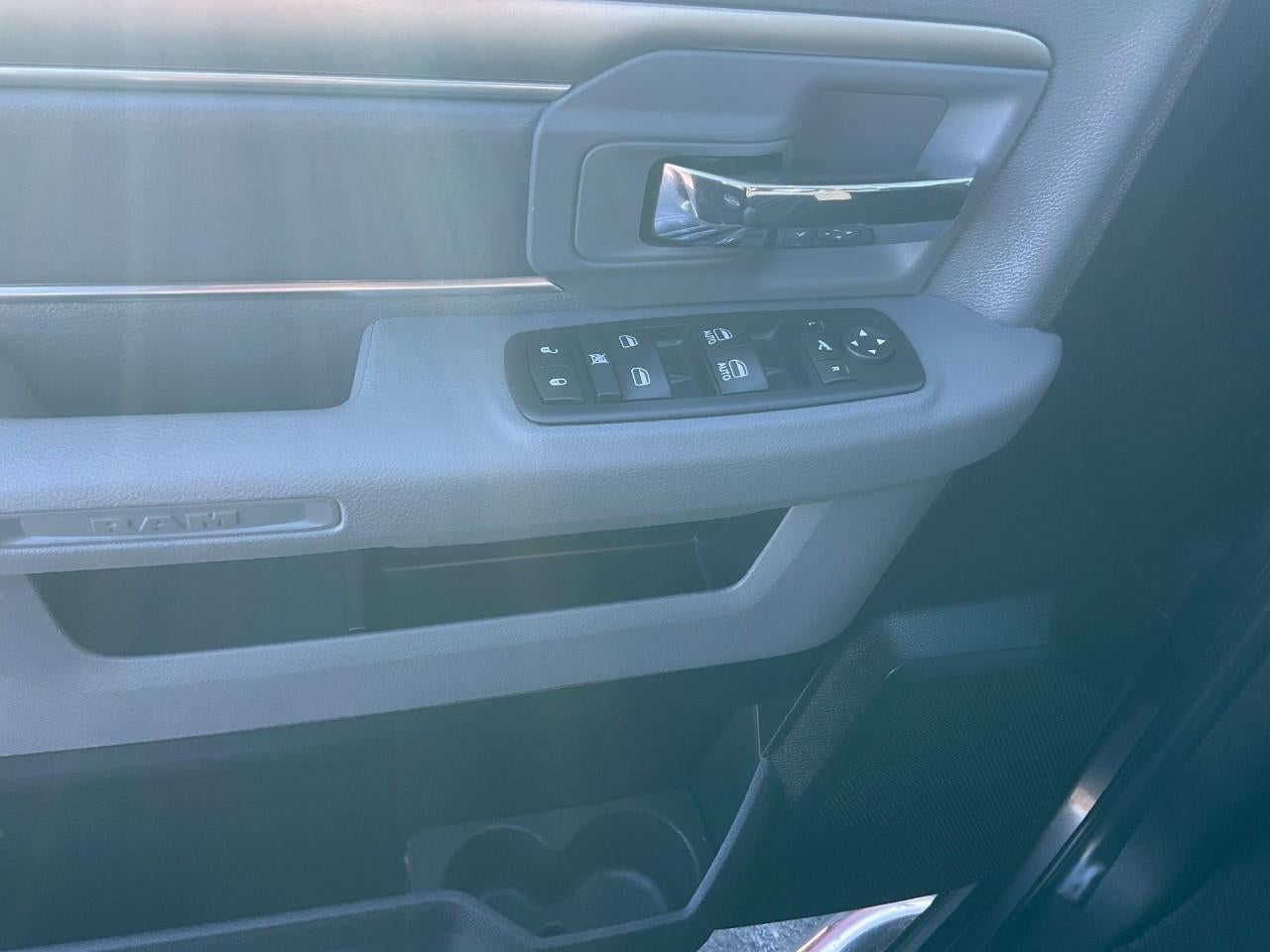 2017 RAM 1500 Big Horn Crew Cab 4x4 5'7' Box