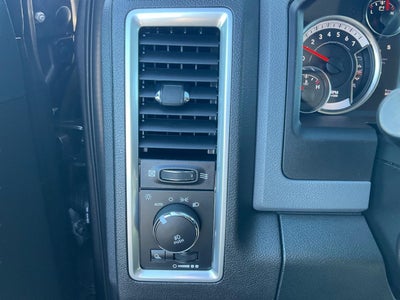 2017 RAM 1500 Big Horn Crew Cab 4x4 5'7' Box