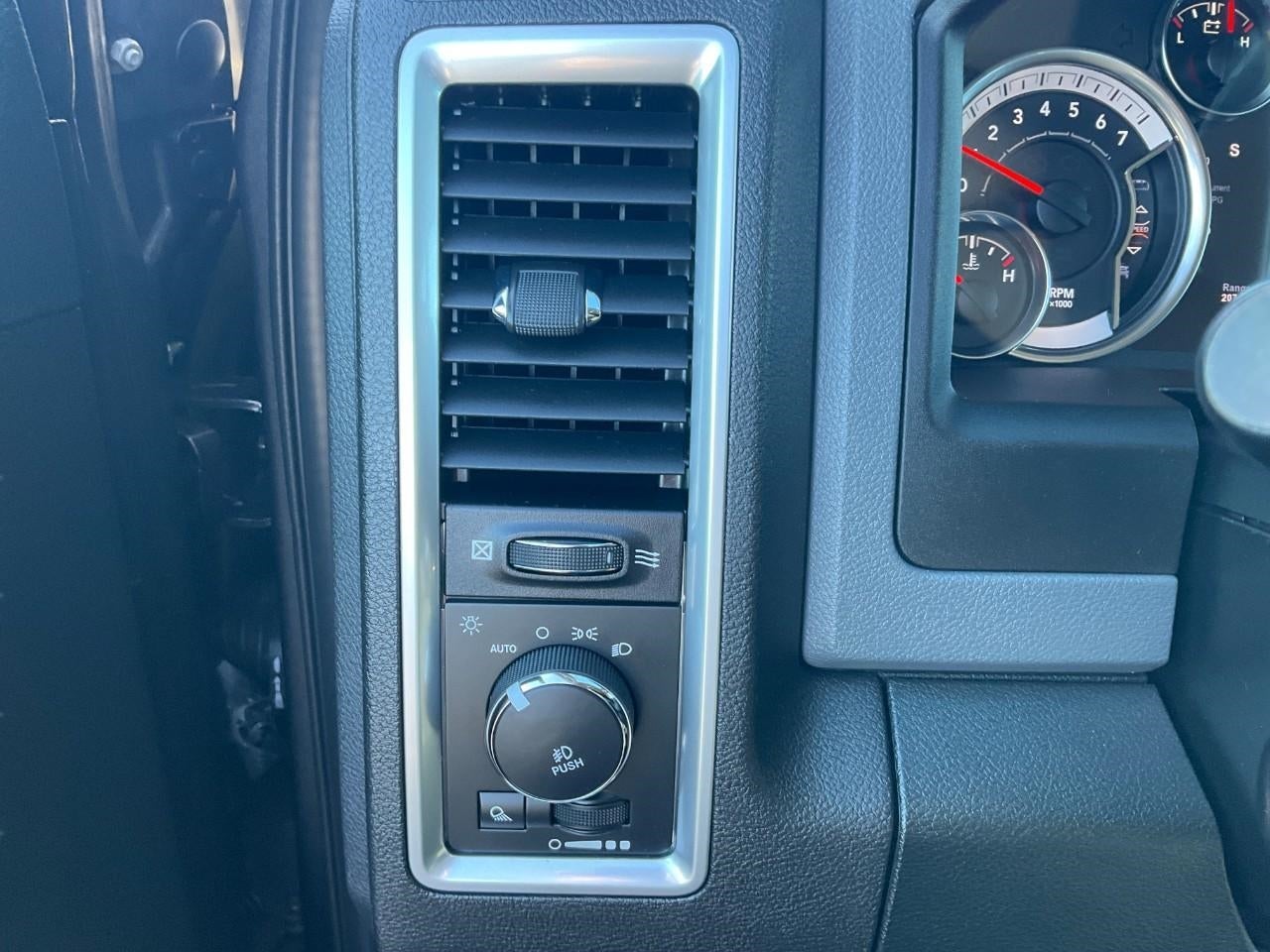 2017 RAM 1500 Big Horn Crew Cab 4x4 5'7' Box