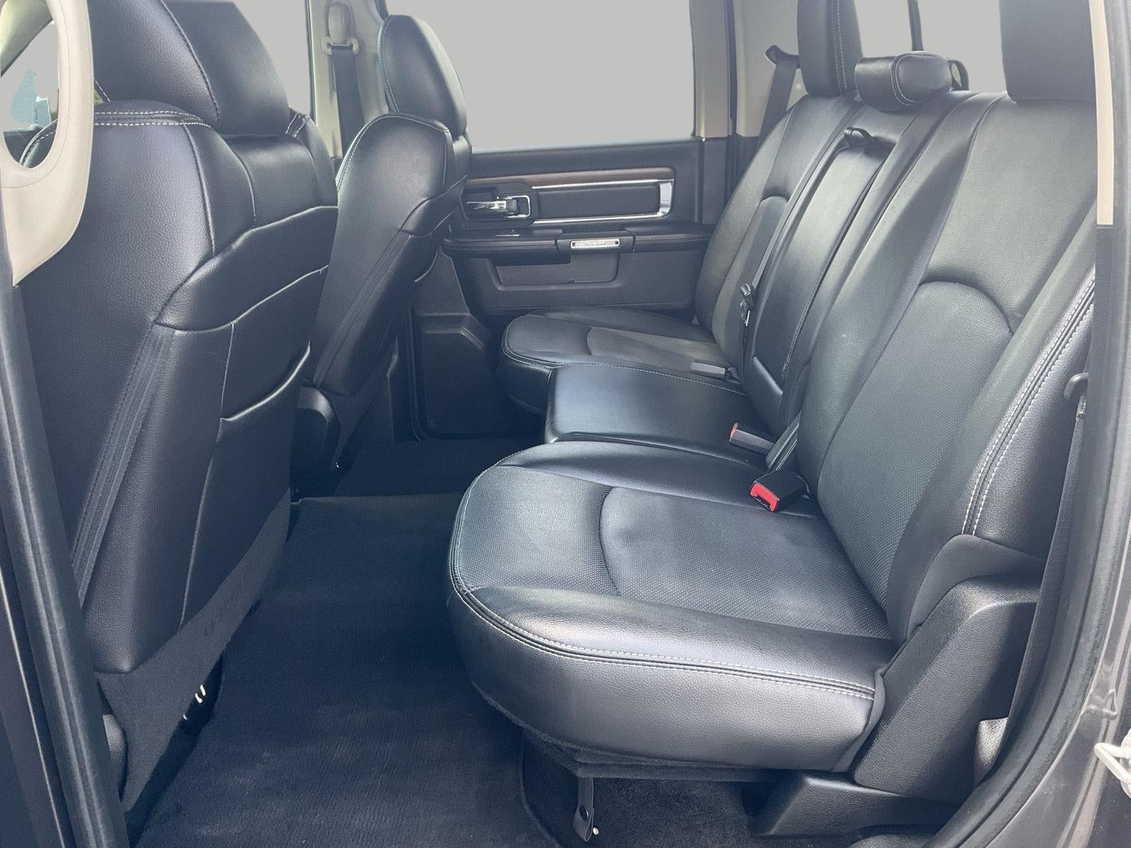 2017 RAM 1500 Laramie Crew Cab 4x4 5'7' Box
