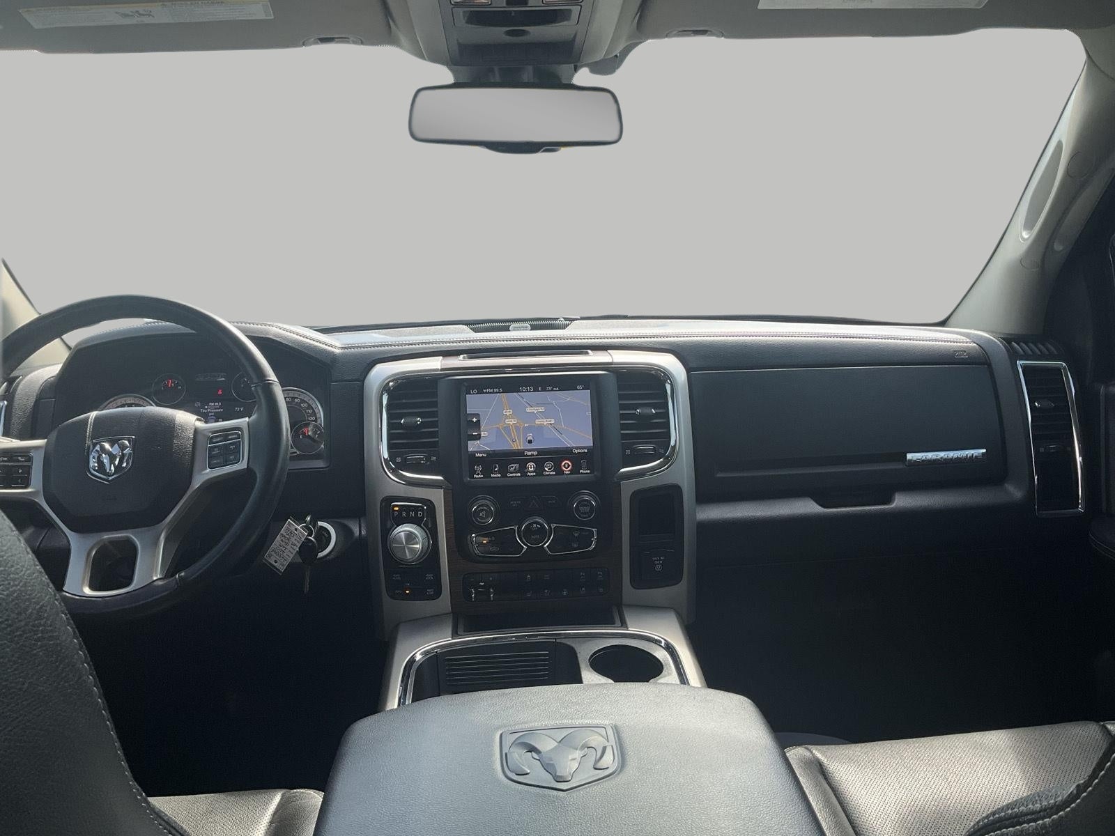 2017 RAM 1500 Laramie Crew Cab 4x4 5'7' Box