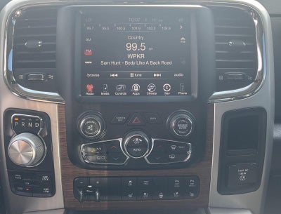 2017 RAM 1500 Laramie Crew Cab 4x4 5'7' Box