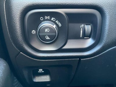 2023 RAM 1500 Big Horn Crew Cab 4x4 5'7' Box