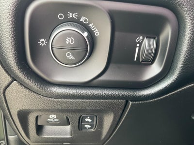 2021 RAM 1500 Big Horn Quad Cab 4x4 6'4' Box