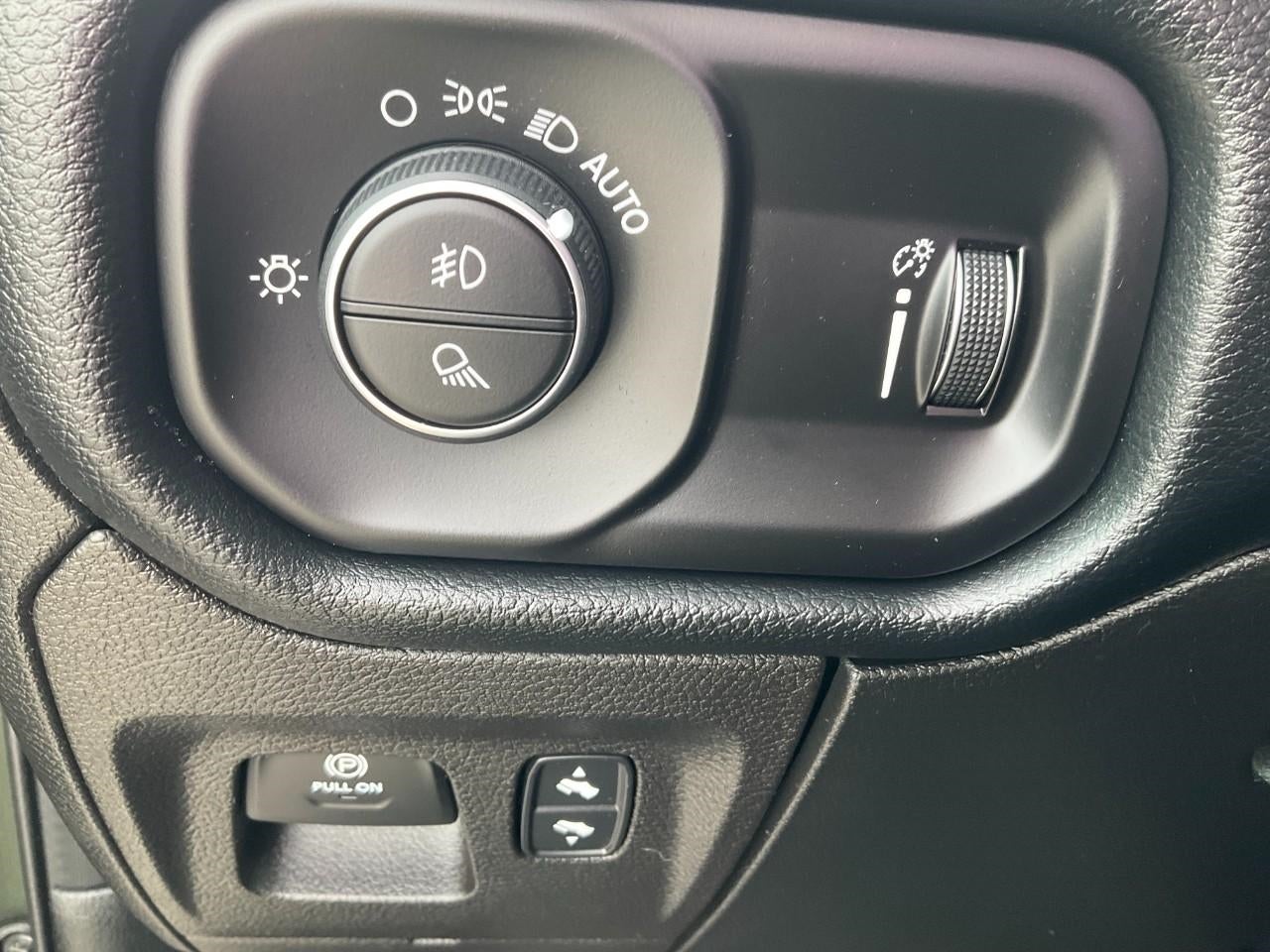 2021 RAM 1500 Big Horn Quad Cab 4x4 6'4' Box