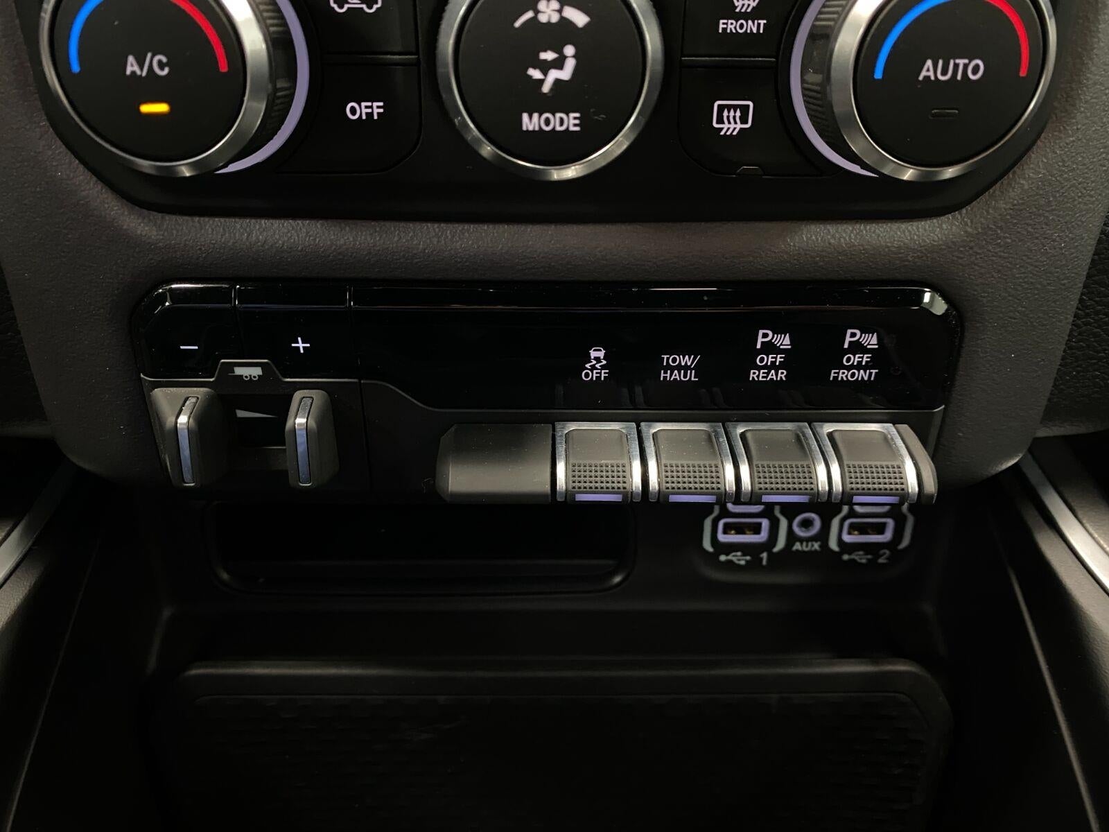 2023 RAM 1500 Lone Star Crew Cab 4x4 5'7' Box